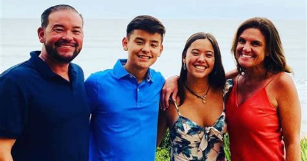 Hannah & Collin Gosselin, 16, Look So Grown up on Vacation with Dad Jon & Gf Colleen Conrad