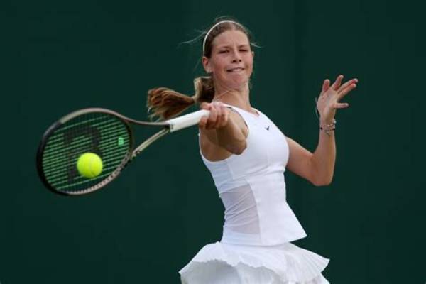 Hannah Klugman Age and Wiki | How Old Is Tennis Player
