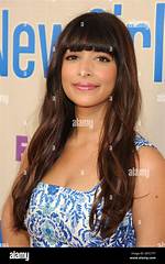 Hannah Simone Reveals How ‘New Girl’ Prepared Her for Her New Show & More