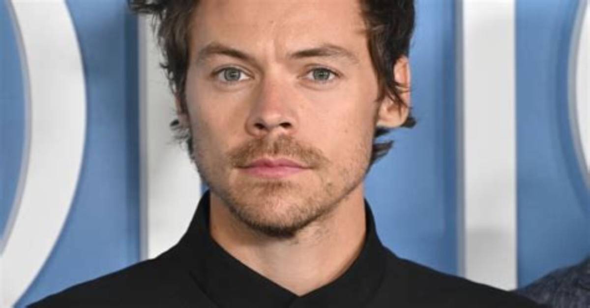 Harry Styles Debuts Buzz Cut in New Photo – Hollywood Life