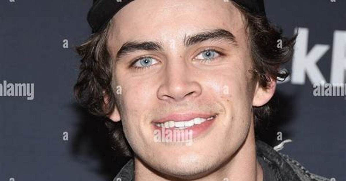 Hayes Grier — Pics