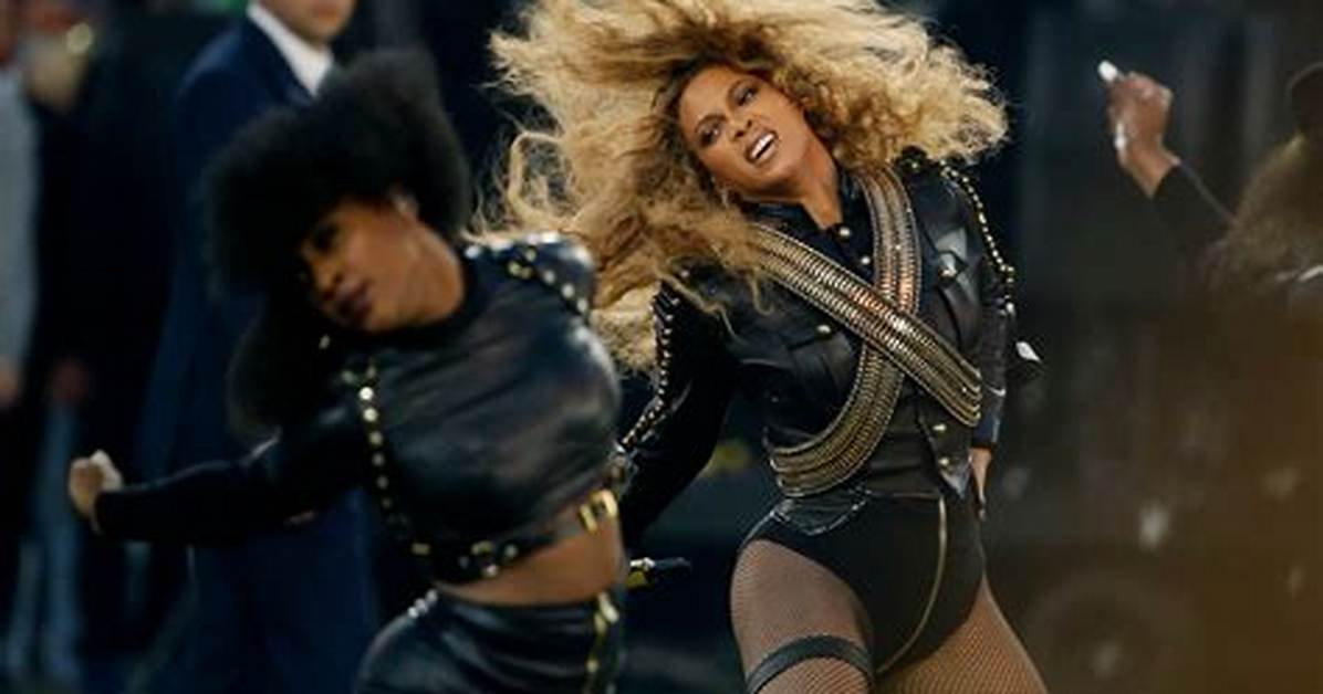 Her Sexy Photo Before Super Bowl Performance – Hollywood Life