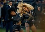 Her Sexy Photo Before Super Bowl Performance – Hollywood Life