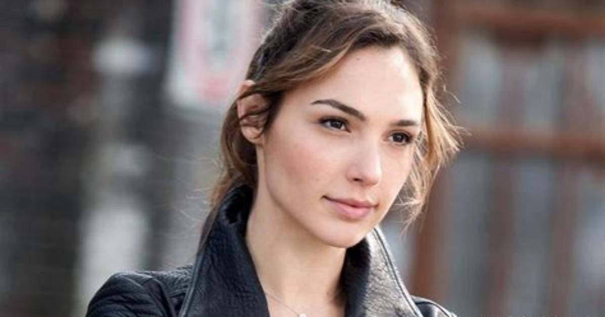 Hollywood Actress Showcase: High-Resolution Photos for Your Content