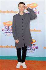 Hottest Hunks at the 2017 Nickelodeon Kids’ Choice Awards– Pics