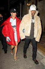 How She Dressed Through Her Pregnancy – Hollywood Life