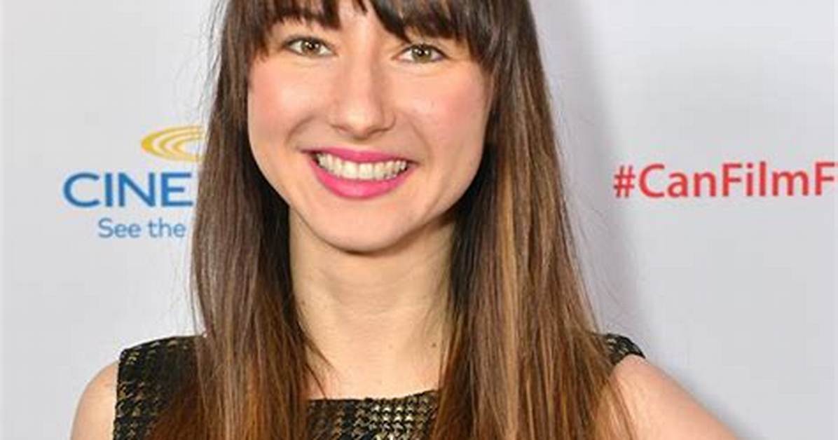 How Tall Is Canadian Actress Sarah Kolasky? Everything to Know About Her