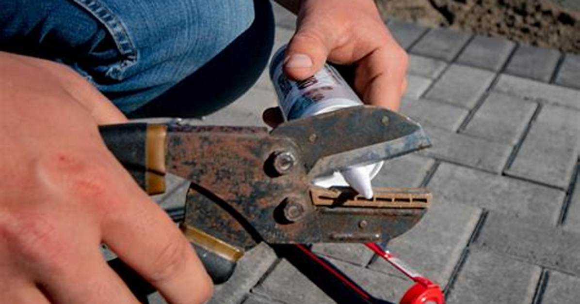 How to Open Silicone Caulk