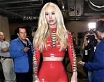 Iggy Azalea Rocks a Sexy Black Bikini While Hitting the Hot Tub in New Tiktok Video