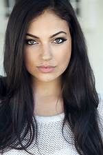 Inanna Sarkis — Pics