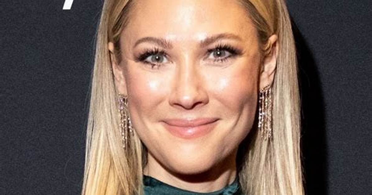 Insight into Actress Desi Lydic Husband Gannon Brousseau and Married Life