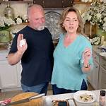 Is Lisa Robertson Married? Everything to About Actress’ Age, Family, Facebook and Instagram