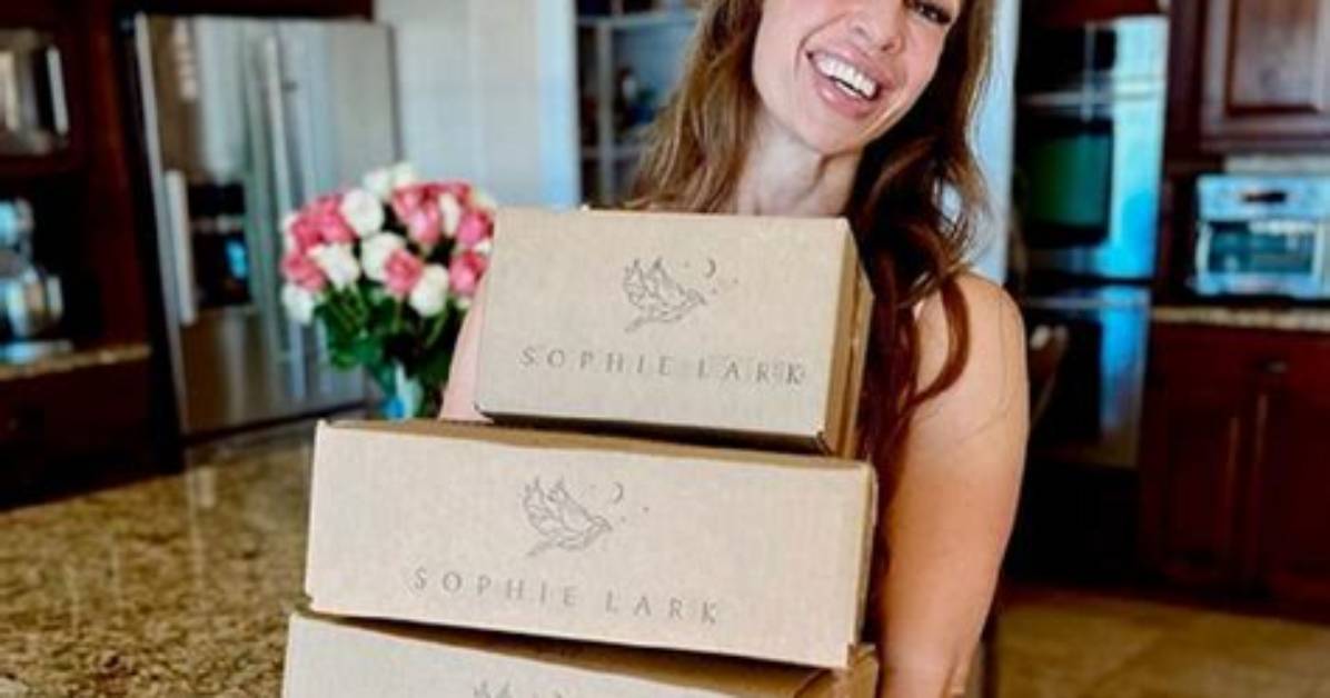 Is Sophie Lark Transgender | What Is Her Sexuality