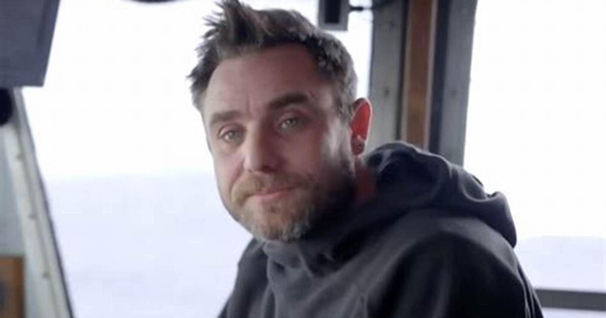 Jake Anderson Goes Through False Pass – Hollywood Life