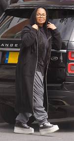 Janet Jackson Shows off Braids While Driving Her Range Rover in London – Hollywood Life