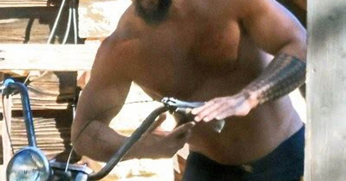 Jason Momoa Goes Shirtless While Working on Motorcycle: Photo – Hollywood Life