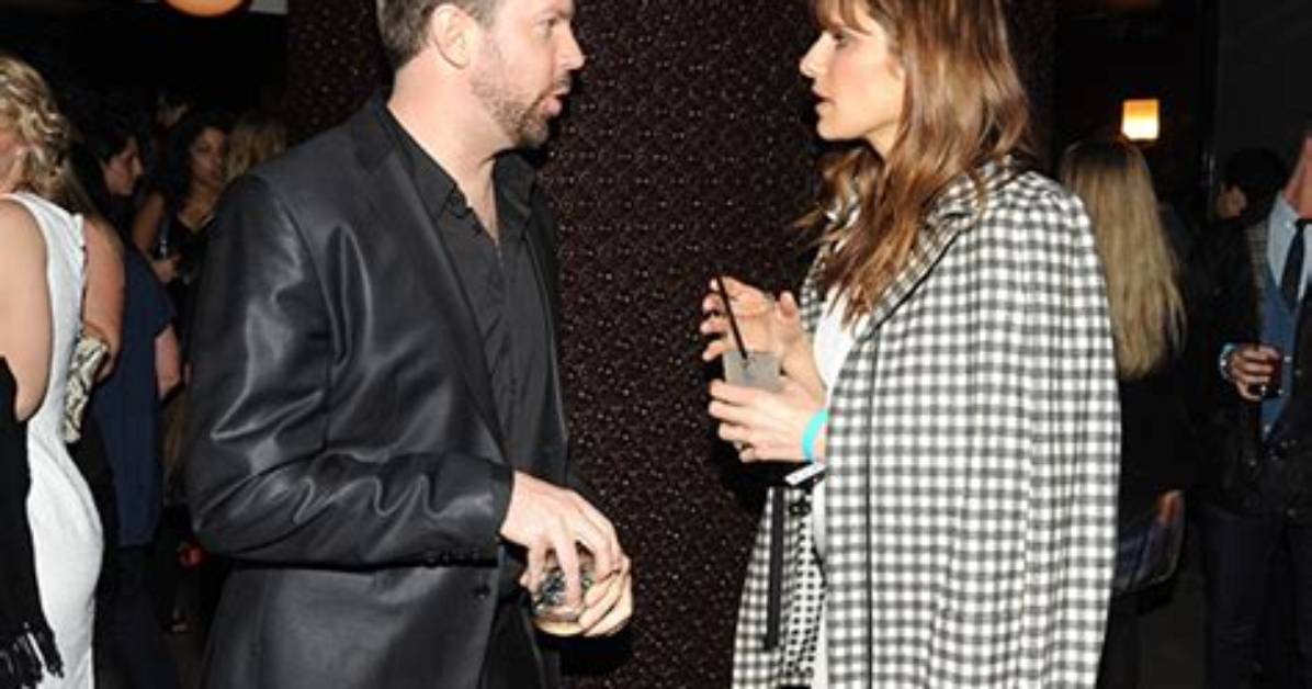 Jason Sudeikis and Lake Bell Attend Guns N’ Roses Concert: Photo – Hollywood Life