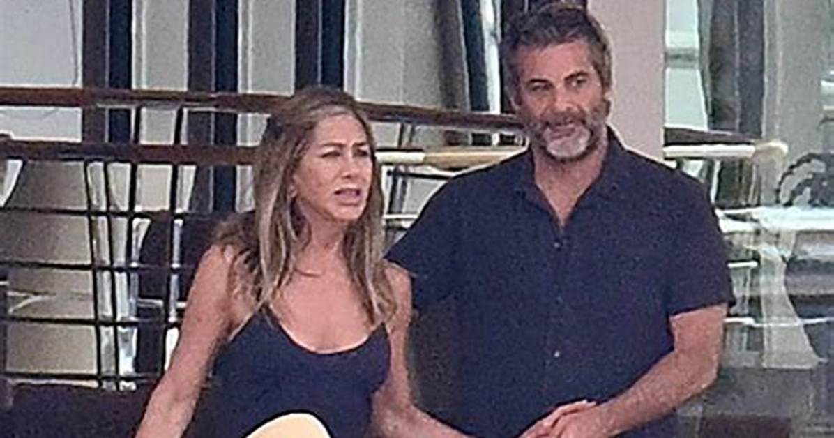Jen Aniston Is in Love with Her Best Friend’s Ex-Husband Chris Gartin! – Hollywood Life