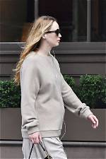 Jennifer Lawrence Covers Baby Bump with Beige Sweater – Photos – Hollywood Life