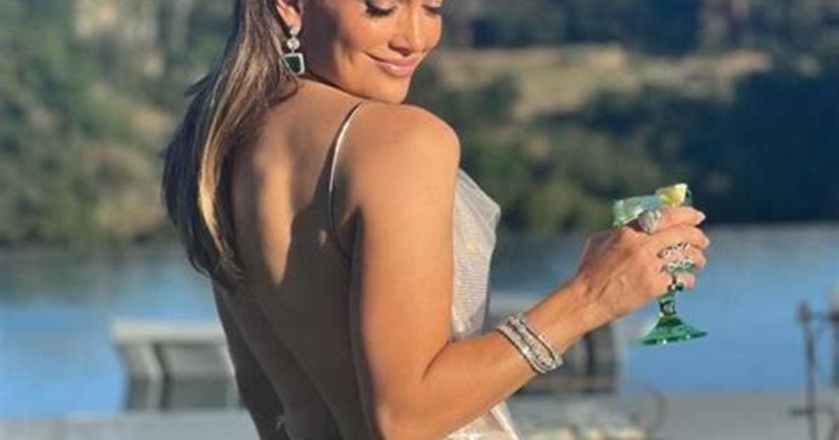 Jennifer Lopez Rocks Bikini on 54Th Birthday: Photos – Hollywood Life