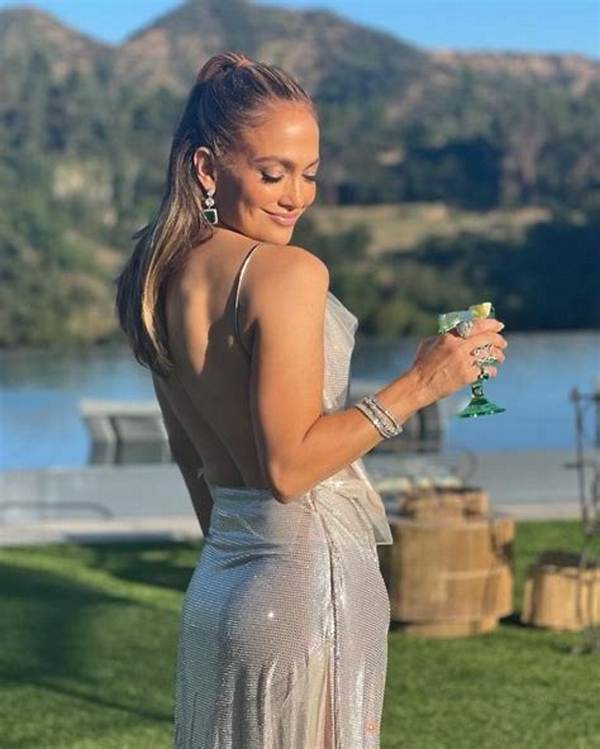 Jennifer Lopez Rocks Bikini on 54Th Birthday: Photos – Hollywood Life