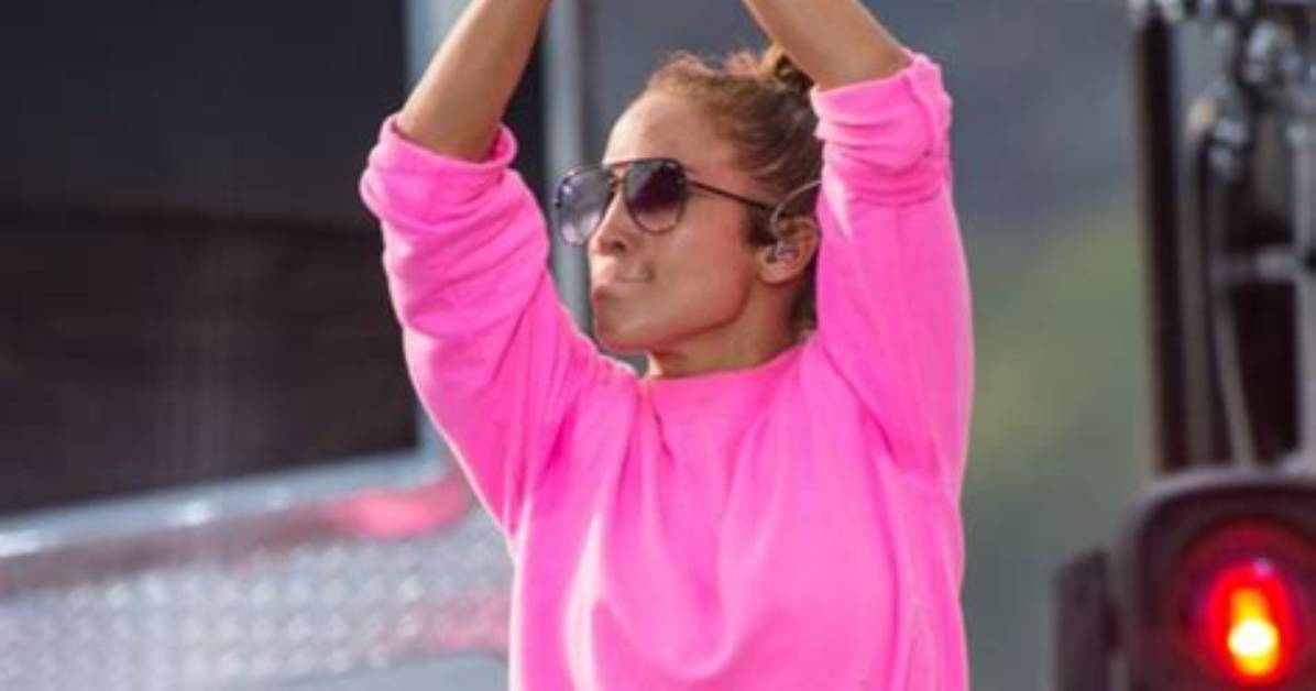Jennifer Lopez’s Abs: See Photos of Her Toned Physique