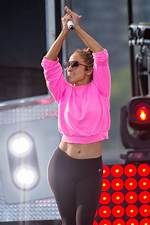 Jennifer Lopez’s Abs: See Photos of Her Toned Physique