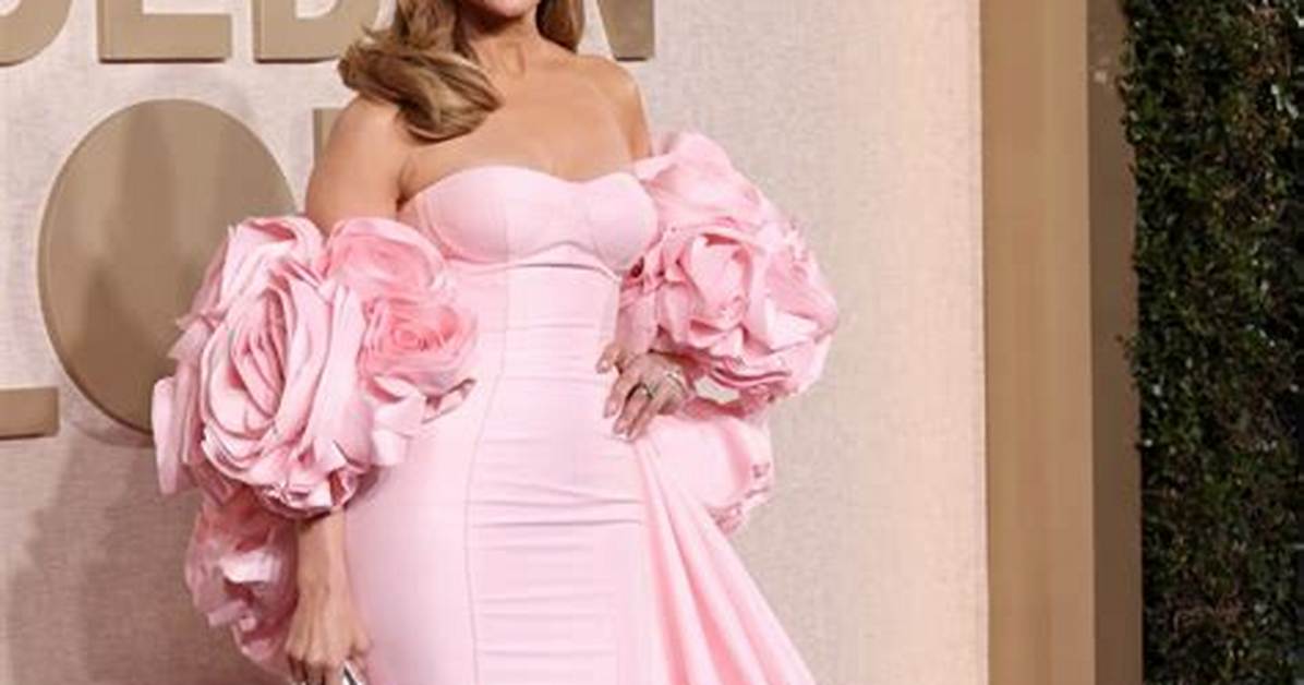 Jennifer Lopez’s Pink Dress with Ben Affleck at Paris Dior Restaurant – Hollywood Life