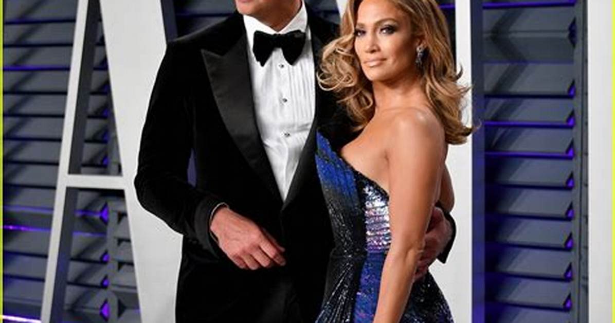 Jennifer Lopez Stuns in Blue Dress for Post-Wedding Brunch: Photo – Hollywood Life