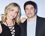 Jenny Mollen Dishes on Jason Biggs Romance & What Keeps Them in Love – Hollywood Life
