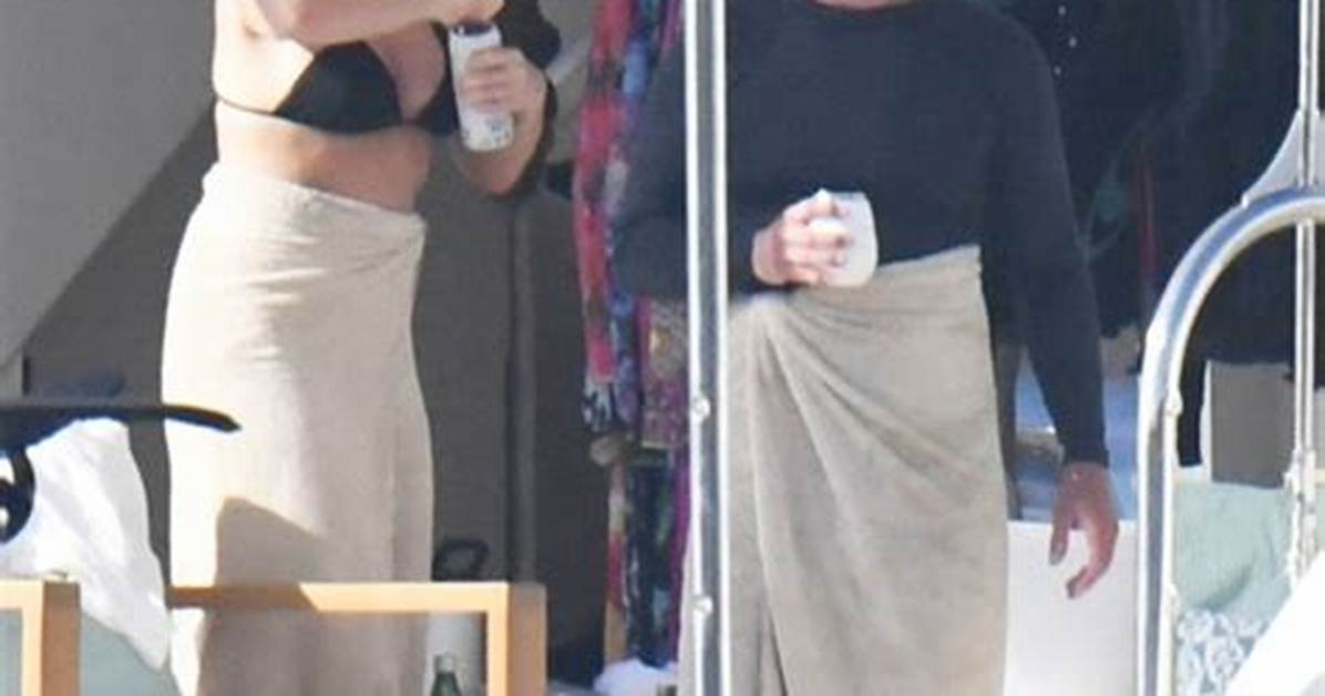 Jessica Biel in Black Bikini on Yacht During Vacation: Photos – Hollywood Life