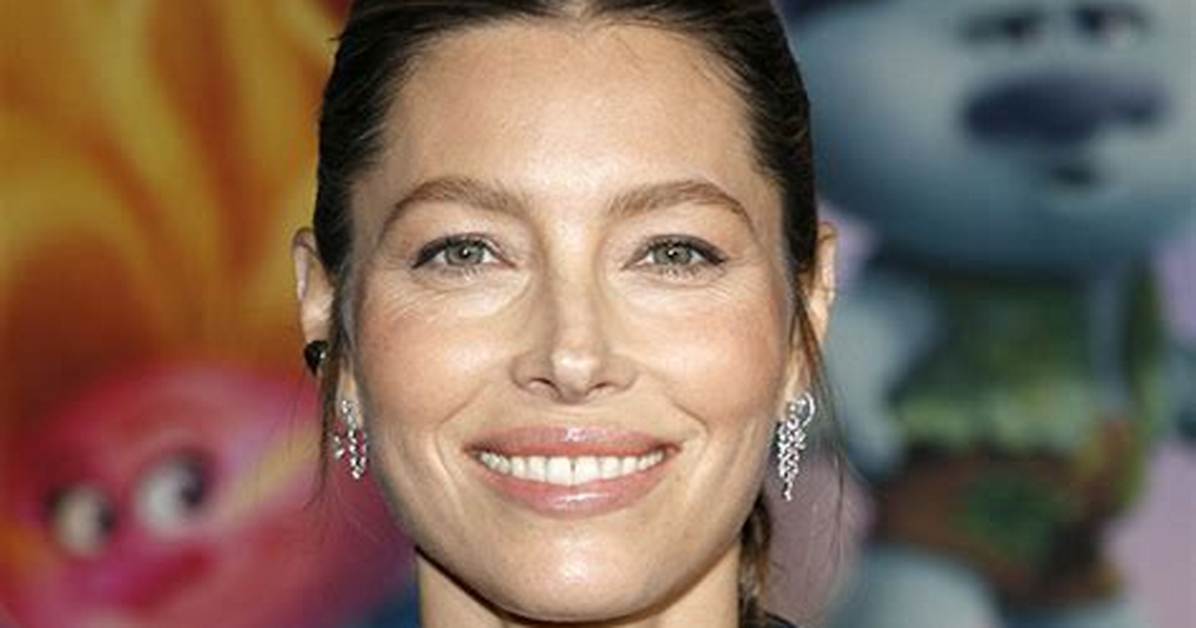 Jessica Biel’s Favorite Moisturizer Under Makeup for Hydration – Hollywood Life