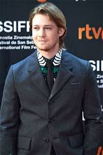Joe Alwyn Reveals Long Hair at San Sebastian Film Festival — See Pic – Hollywood Life
