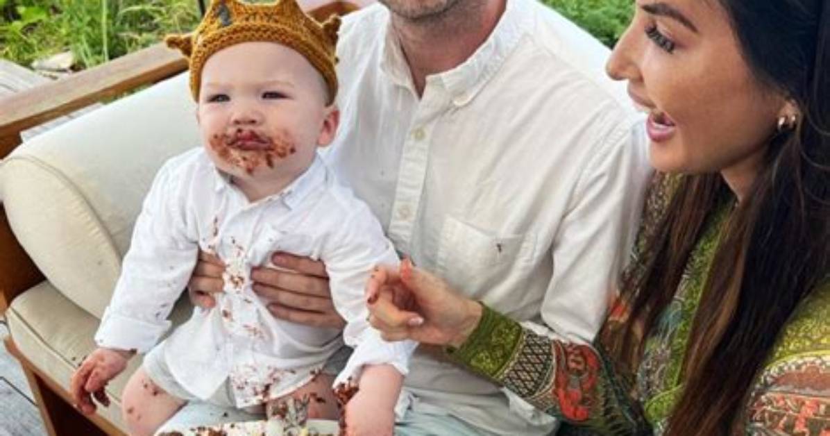 John Mulaney Marks Birthday with Olivia Munn & Son Malcolm: Photos – Hollywood Life