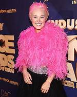 Jojo Siwa Debuts New Pink Hair & Reunites with Abby Lee Miller: Photo – Hollywood Life