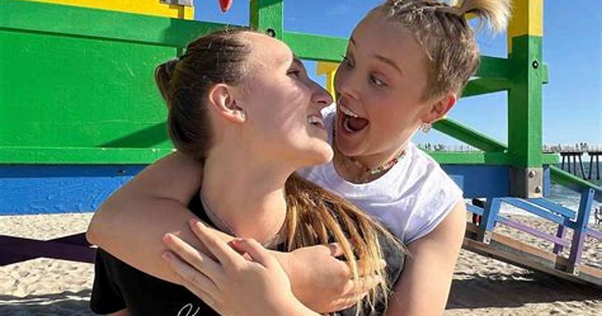 Jojo Siwa & Kylie Prew: Photos of the Couple