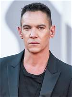 Jonathan Rhys Meyers ·