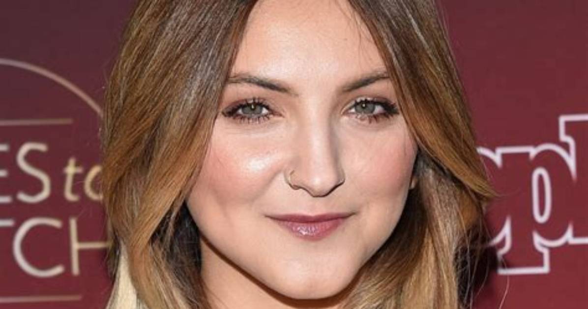 Julia Michaels — Pics