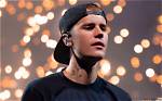 Justin Bieber Booed for Mocking Montreal Canadiens’ Poor Season at Concert: Watch