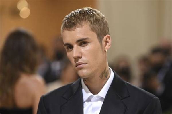 Justin Bieber: How He Gets Women into Bed — Sexy New Report