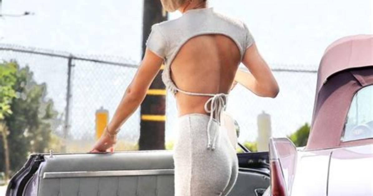Karjenners in Backless Outfits: See Kendall & More