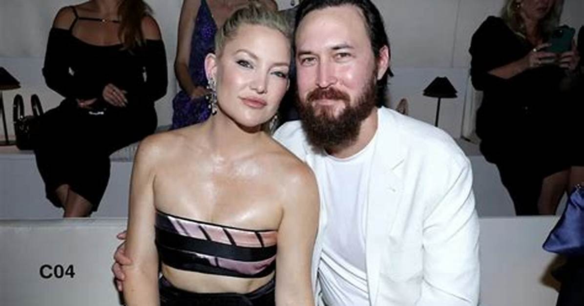 Kate Hudson Makes out with Fianc%C3%A9 Danny 1200. Jpg