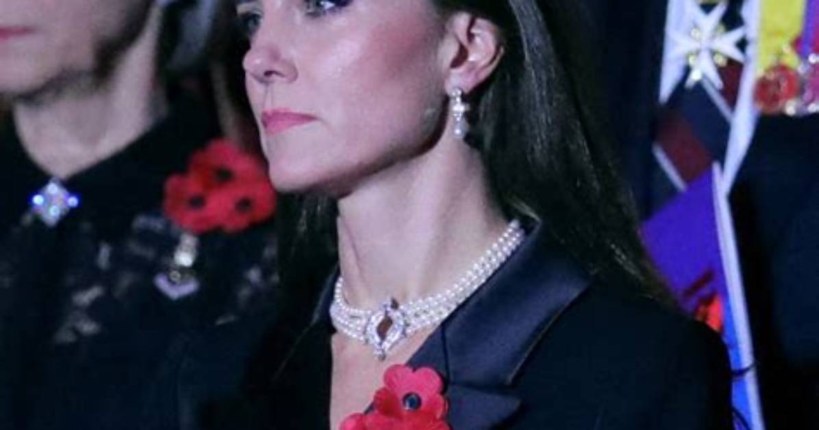 Kate Middleton Honors Queen Elizabeth with Jewelry on Remembrance Day – Hollywood Life