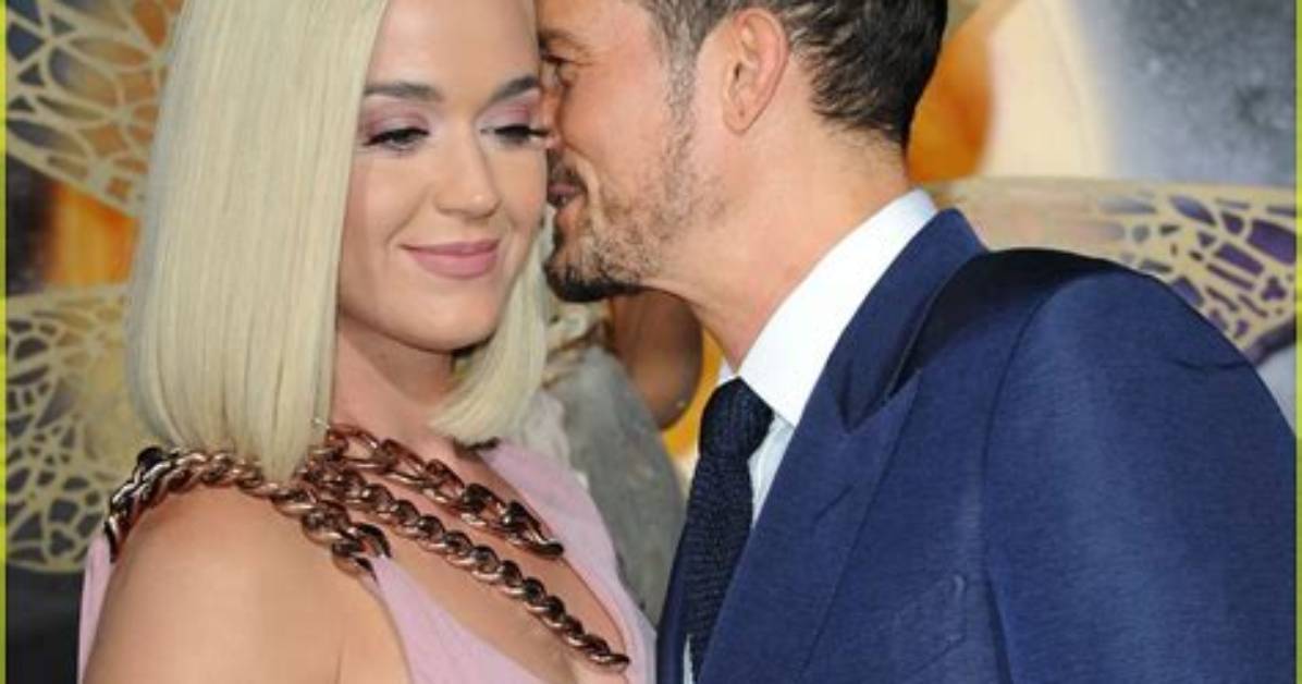 Katy Perry & Orlando Bloom Kiss During Date at Wimbledon in London: Photos