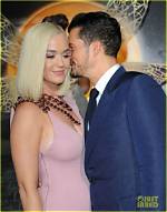 Katy Perry & Orlando Bloom Kiss During Date at Wimbledon in London: Photos