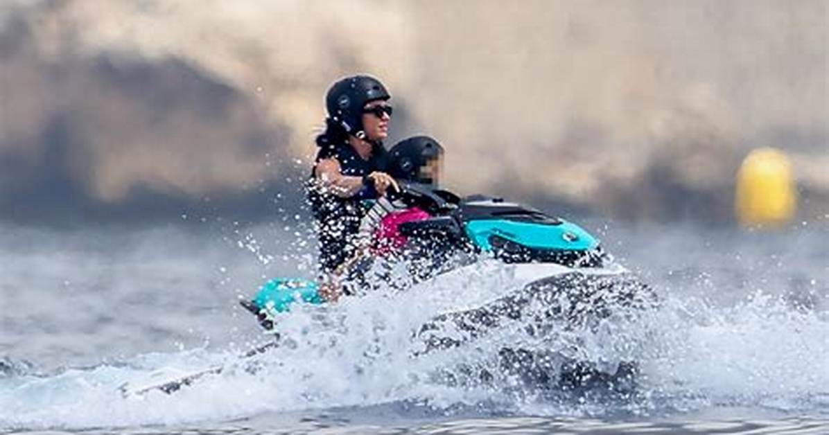Katy Perry Takes Daughter Daisy Jet Skiing During Vacation: Photos – Hollywood Life