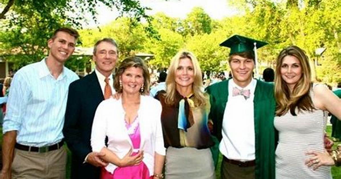 Kelly Radzikowski – Kids, Family & Facts About Dwight Clark’s Wife