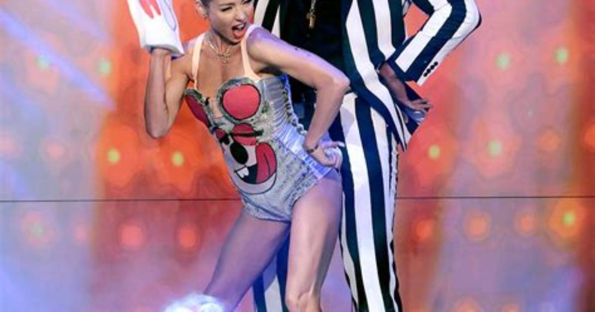 Kelly Ripa’s Halloween Costumes: See Pics