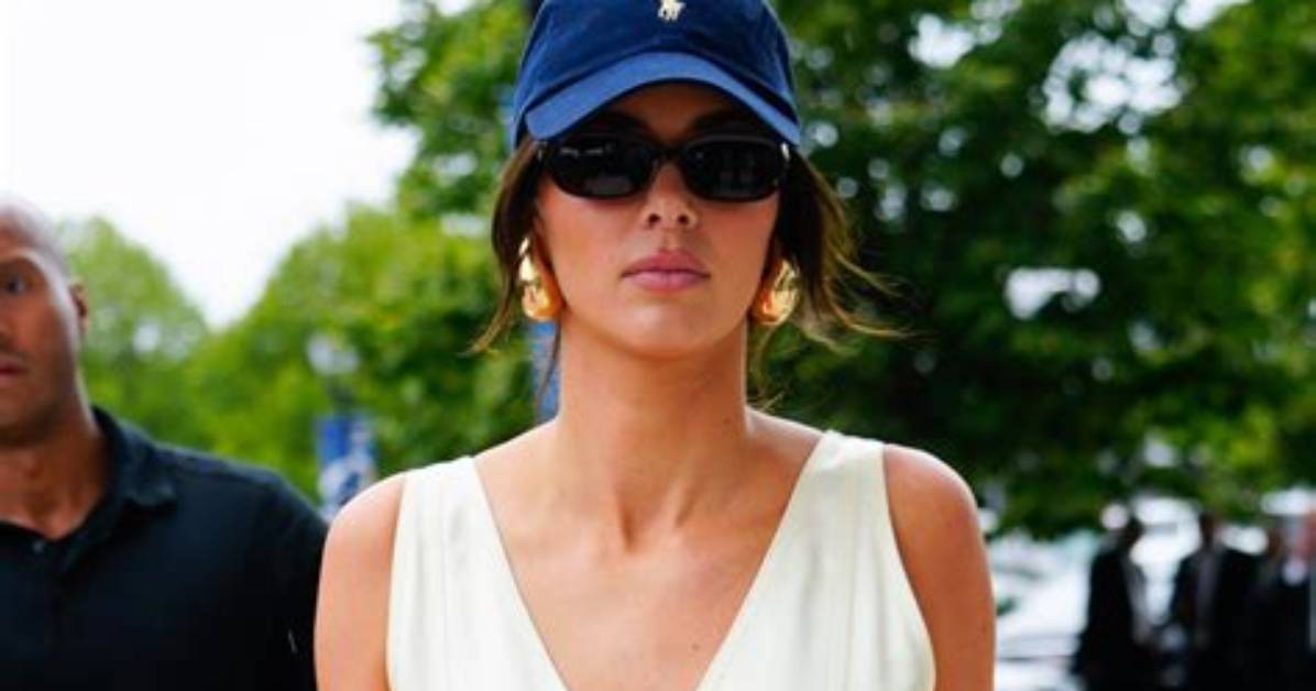 Kendall Jenner in Baseball Cap Sunbathing Without Swimsuit: Photo – Hollywood Life