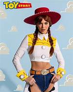 Kendall Jenner’s ‘Toy Story’ Jessie Halloween Costume 2022: Photos – Hollywood Life